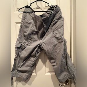 Women’s capris cargo style